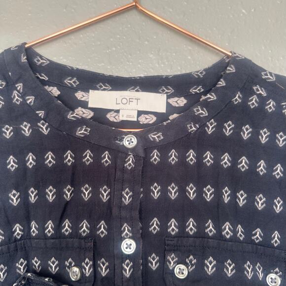 Loft navy blue button up blouse with pockets on front size small - Picture 2 of 5